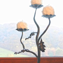 Kerzenleuchter mit Waldmotiv in beruhigendem Design – geschmiedeter Kerzenhalter von UKOVMI Kerzenleuchter mit Waldmotiv in beruhigendem Design – geschmiedeter Kerzenhalter von UKOVMI