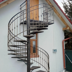 Geschmiedete Wendeltreppe und Geländer - Außengeländer Geschmiedete Wendeltreppe und Geländer - Außengeländer