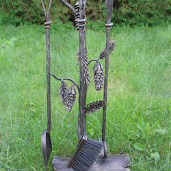 Kunstvolles Kaminbesteck KIEFER – handgeschmiedeter Set für den Kamin Kunstvolles Kaminbesteck KIEFER – handgeschmiedeter Set für den Kamin