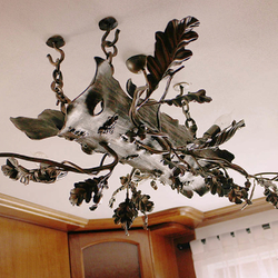 An artistic chandelier - Oak An artistic chandelier - Oak