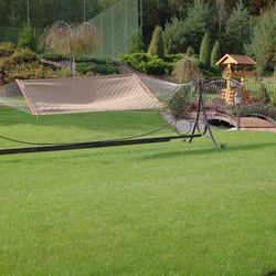 Geschmiedete Brücke im Garten und Gartenzubehör Geschmiedete Brücke im Garten und Gartenzubehör