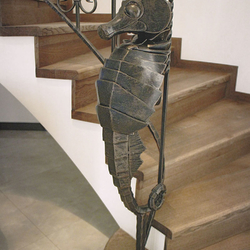 Schmiedeeisernes Seepferd – Detailansicht eines kunstvollen Geländers, geschmiedet im Atelier für Schmiedekunst UKOVMI Schmiedeeisernes Seepferd – Detailansicht eines kunstvollen Geländers, geschmiedet im Atelier für Schmiedekunst UKOVMI