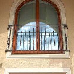 Schmiedeeisernes Fenstergeländer – französisches Fenster Schmiedeeisernes Fenstergeländer – französisches Fenster