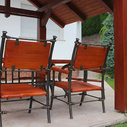 Schmiedeeiserner Tisch und Stühle – geschmiedete Gartenmöbel Schmiedeeiserner Tisch und Stühle – geschmiedete Gartenmöbel