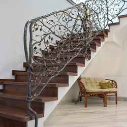 Handgeschmiedete Geländer für Treppen mit natürlichem Motiv - Innengeländer Handgeschmiedete Geländer für Treppen mit natürlichem Motiv - Innengeländer