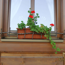 Schmiedeeiserner Zaun für Fensterbank – Muster Oma Schmiedeeiserner Zaun für Fensterbank – Muster Oma