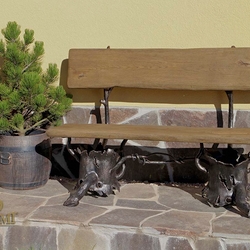 Schmiedeeiserne Sitzbank vor dem Haus – handgeschmiedete Bank mit Holz – Gartenmöbel Schmiedeeiserne Sitzbank vor dem Haus – handgeschmiedete Bank mit Holz – Gartenmöbel
