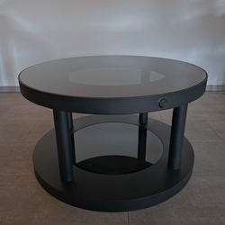 Moderner Tisch in Kombination aus Metall/Glas in Schwarz – Design-Couchtisch Moderner Tisch in Kombination aus Metall/Glas in Schwarz – Design-Couchtisch