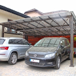 Schmiedeeisernes Überdach für Autos bei einem Einfamilienhaus Schmiedeeisernes Überdach für Autos bei einem Einfamilienhaus