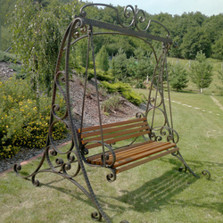 Handgeschwungene Gartenschaukel fr Romantik und Entspannung in der Sonne oder unter den Sternen