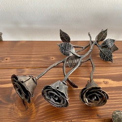 Geschenk fr Frauen  handgeschmiedete Rosen in goldener, silberner oder kupferner Patina